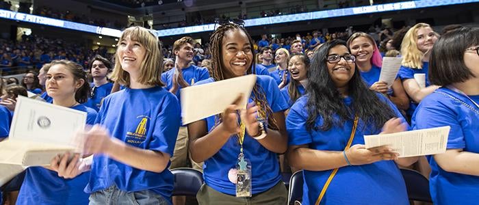 Incoming Pitt students are welcomed to the campus